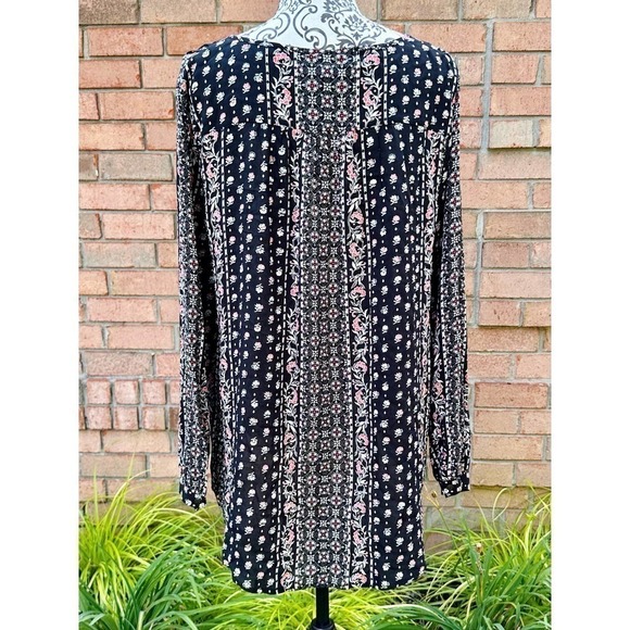 Euc Torrid floral long sleeve blouse with tie neck size 00 - Picture 2 of 7